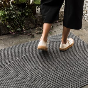 hey32_Rel Stein_heymat+_25_kristinefivemelvær_kirstenvisdal_sofiebrovold.jpg