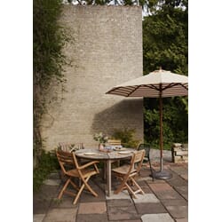 S1042005_Rel S1042005_1910138_Drachmann_Table_26_Mixed_Chairs,_Messina_Umbrella_70,_Yellow_Stripes_M.jpg