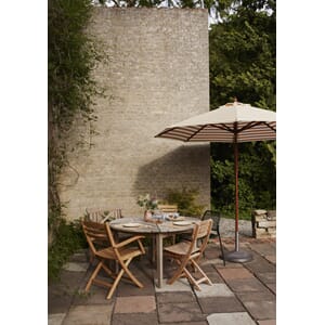 S1042005_Rel S1042005_1910138_Drachmann_Table_26_Mixed_Chairs,_Messina_Umbrella_70,_Yellow_Stripes_M.jpg