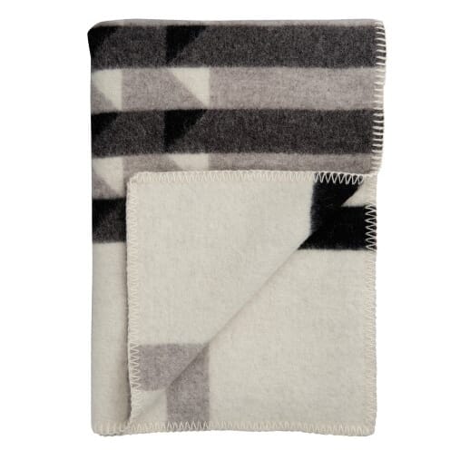 5211-1 KVAM_THROW_5211_THUMB_white_1.jpg