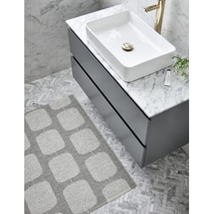 pap266_Rel pappelina_sten_warmgrey_bathroom_creative.jpg
