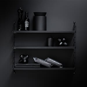 SP5015-03-13_Rel Inspo-String-Pocket-Svart-1.jpg