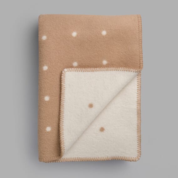 6101-11 PASTILLE_THROW_6101_THUMB.jpg.jpg