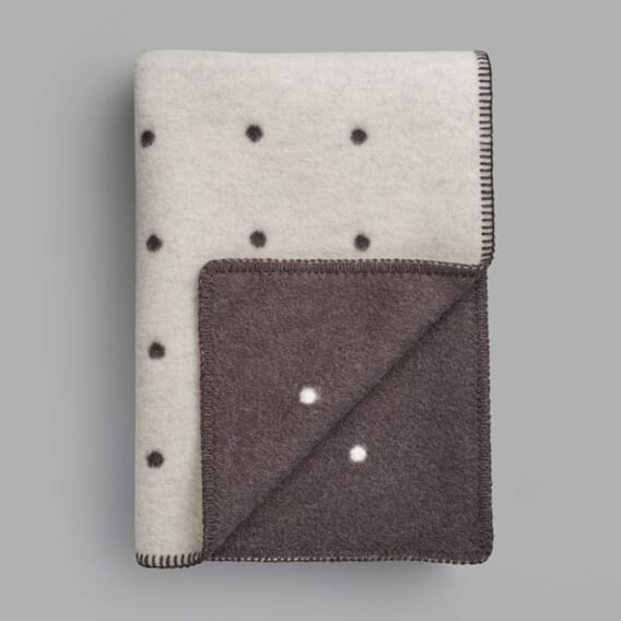 6104-1 PASTILLE_THROW_6104_THUMB.jpg.jpg