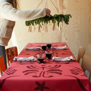 Bordduk Høytid Rød 147x250