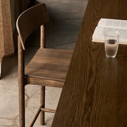 Betty Barstol TK13 Røkt Eik