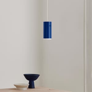 MOEBE_Tube-Pendant_IC_Small_Deep-Blue_High-Res_01.jpg
