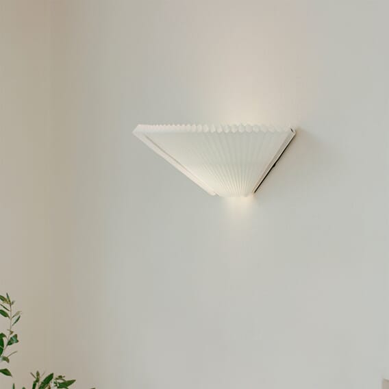 New-Works_Lifestyle_22270_Nebra-Wall-Lamp_6.jpg
