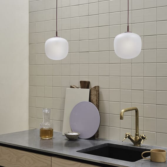rime-pendant-lamp-18-deep-red-raise-carafe-clear-muuto-org.jpg