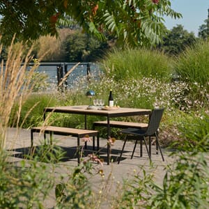 ATD_Retail_2024_Ville AV25_Ville AV27_Ville AV33_Collect Wine glass SC79_Flowerpot VP9_1.jpg