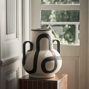 Trace Vase Off White
