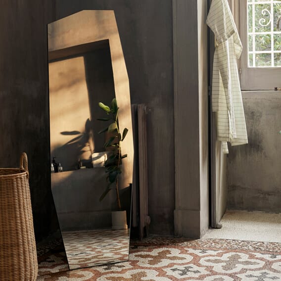 fermLIVING_SS23_ShardFreeStandingMirror_1104267553_image_0102.jpg