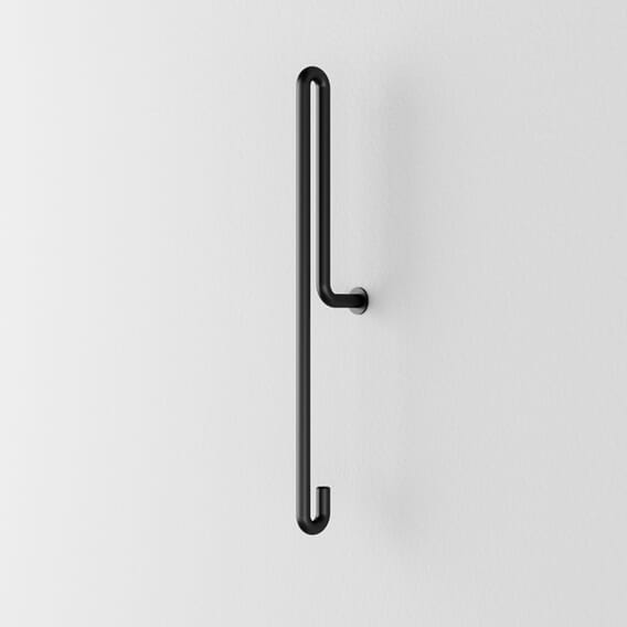 MOEBE_Wall-Hook_PP_Large_Black_High-Res_01.jpg