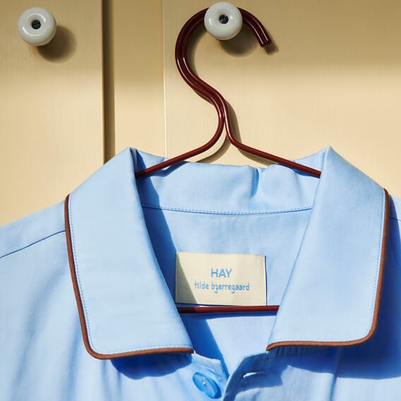 Colour Hanger Set of 3 red_Outline Pyjama SS Shirt S-M soft blue 01.jpg