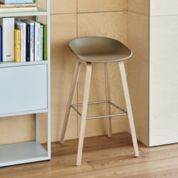 New_Order_Shelving_System_light_grey_AAS_32_high_clay_2.0_sheel_wb_lacquer_oak_base_stainless_steel_footrest.jpg