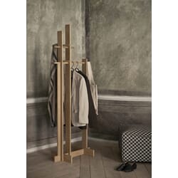 fermLIVING_AW23_BridgeClothesStand_1104268367_01.jpg