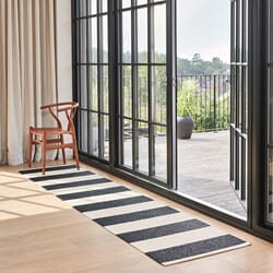 pappelina_bob_black_creative (1).jpg