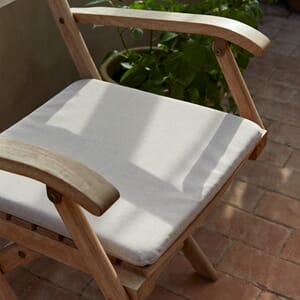 1961040_Rel S1400505_1961142_Selandia_Armchair_amp_Cushion_01_M.jpg